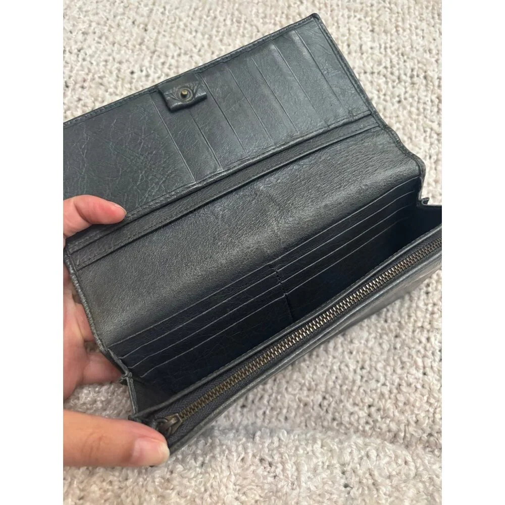 Balenciaga Black Leather Continental Wallet With Zippered Pocket & Snap Closure - Picture 4 of 13